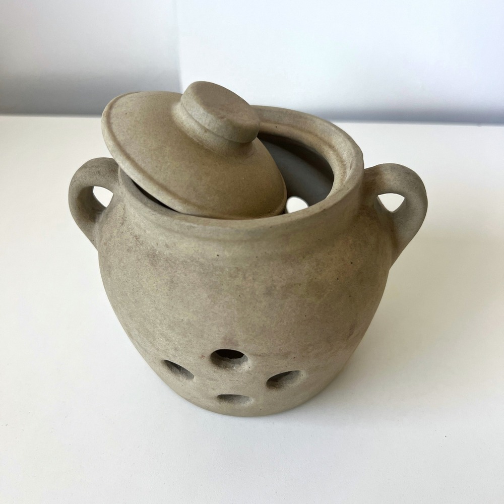 Vintage Studio Pottery Stoneware Garlic Keeper Leaf Mark USA Lid Kitchen Crock - Picture 2 of 14